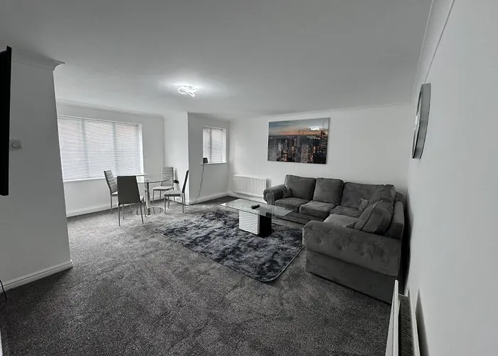 The Modern Apartment - 2 Bed 1 Bath Private Parking